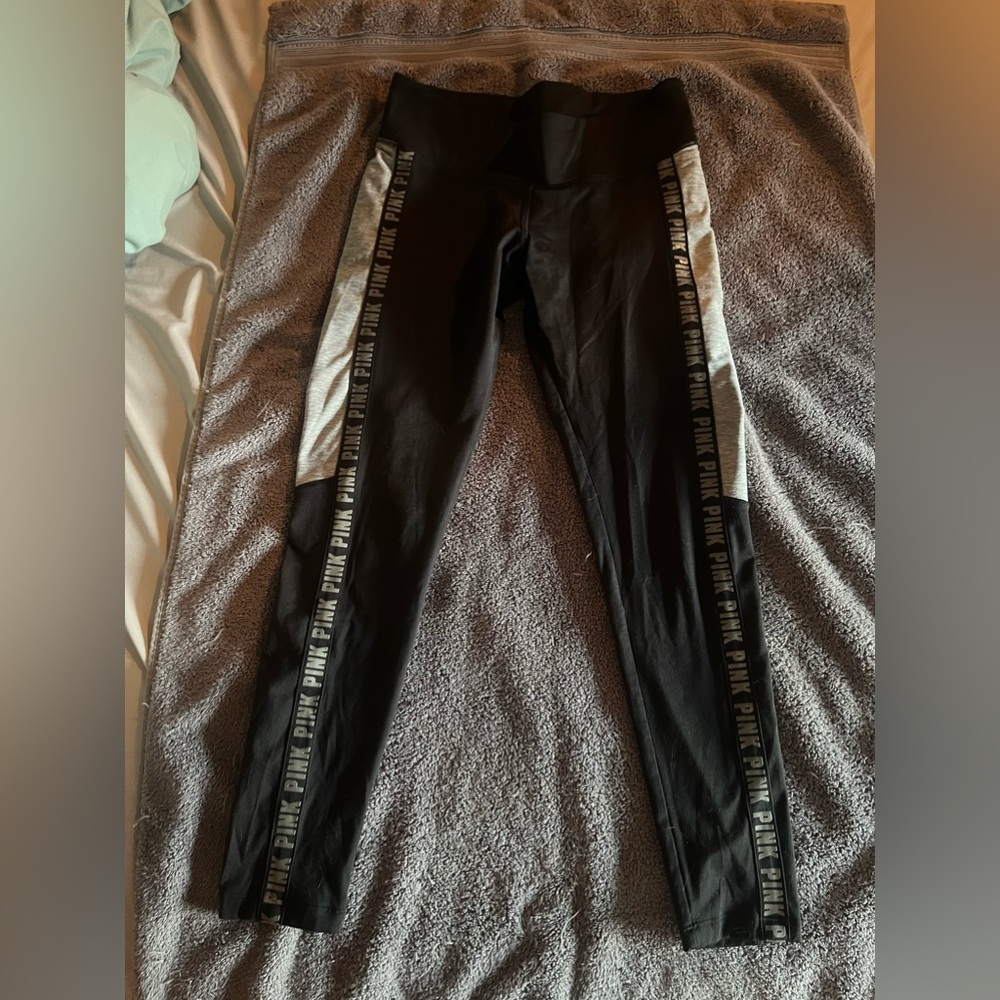 VICTORIA SECRET PINK -Black leggings w/grey PINK logo down the legs Size Medium